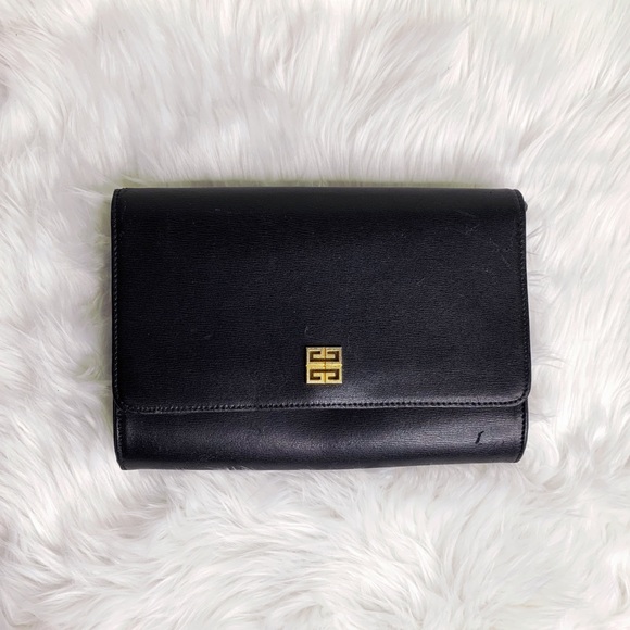 Givenchy Handbags - ❌❌SOLD❌❌Givenchy Vintage Clutch/Crossbody